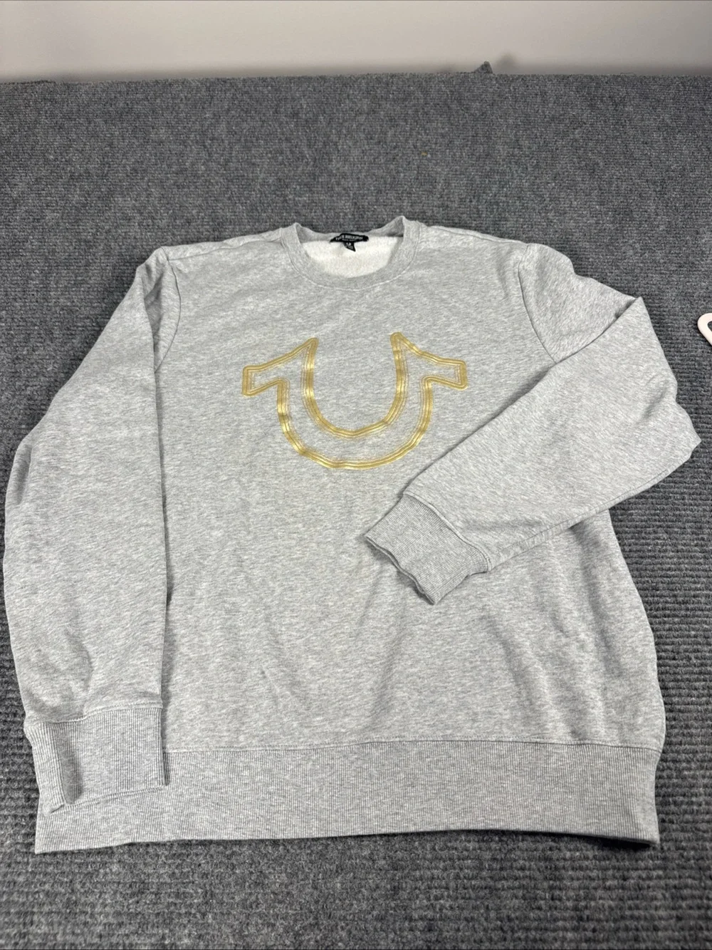TRUE RELIGION Man's Horse Shoe Foil Pullover Sweater shirt  Size X-Large Grey